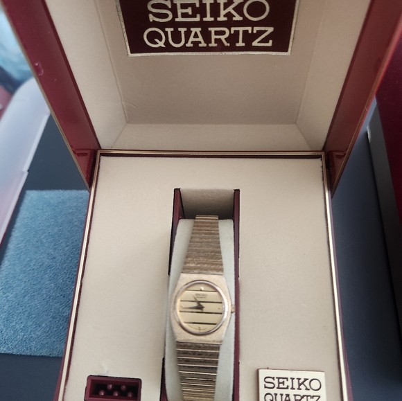 Vintage Seiko SX Watch Women Gold Tone Gold Dial 18mm Round - Picture 4 of 6